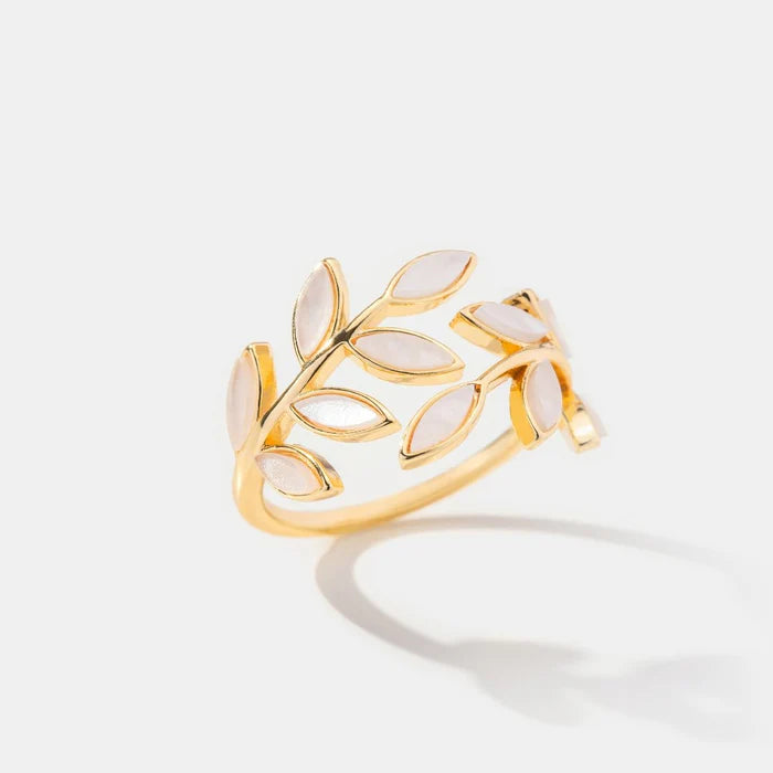 The Aurelia Leaf Ring